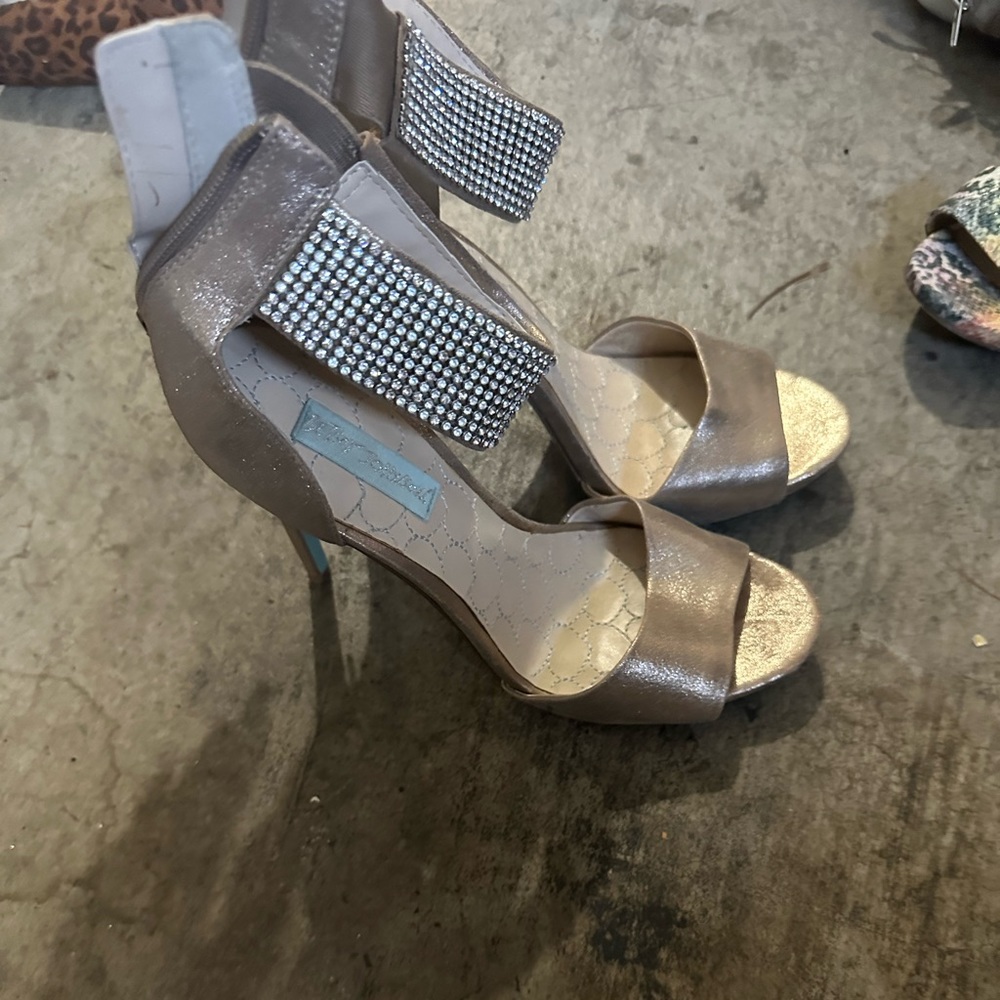 Betsy Johnson blue heels